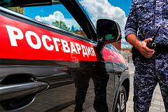 Московские росгвардейцы задержали девушку с поддельной купюрой в отделении банка